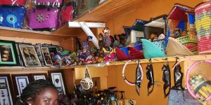 Traditional market in Kampala: Improve advertisement