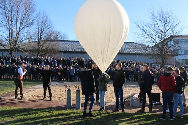 Weather balloon flight at 36.4 km altitude